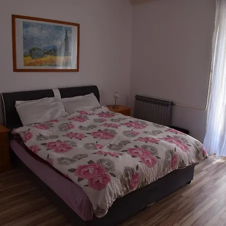 Tetic Apartment *