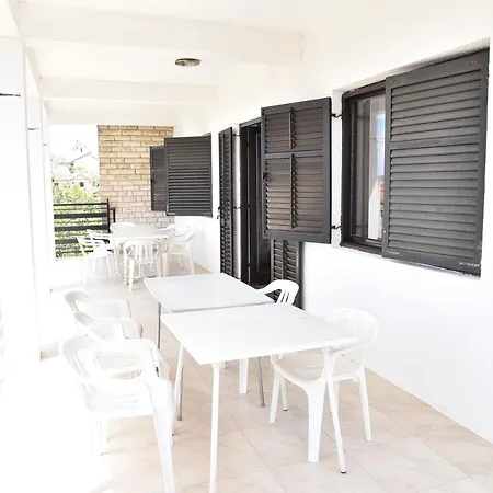 Tetic Apartment *