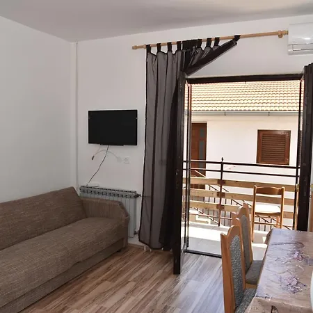 Apartment Tetic *